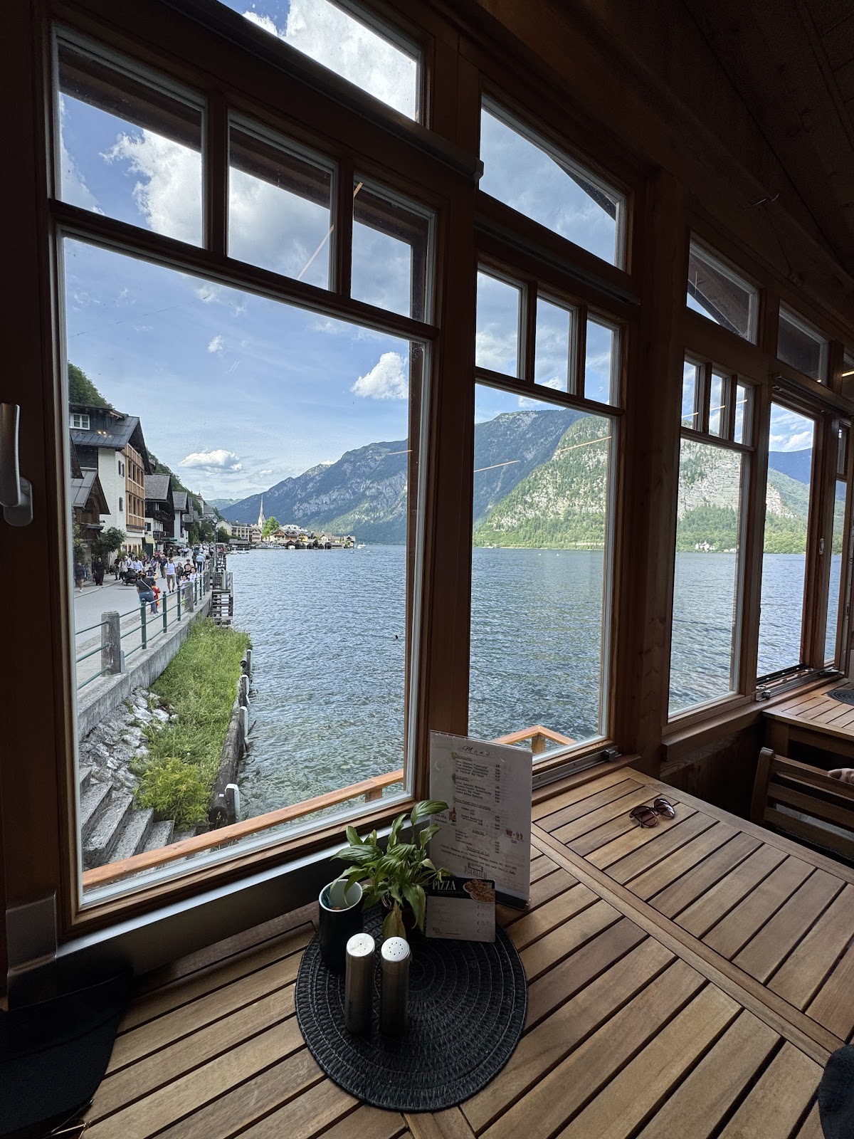 Timber-framed lake-view dining room at Tera Hen Cafe